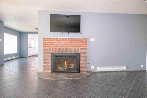 Tiny photo for 2046 Huron Street, Klamath Falls, OR 97601 (MLS # 220212361)