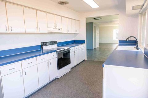 Tiny photo for 2046 Huron Street, Klamath Falls, OR 97601 (MLS # 220212361)