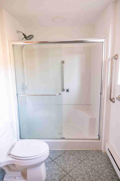 Tiny photo for 2046 Huron Street, Klamath Falls, OR 97601 (MLS # 220212361)