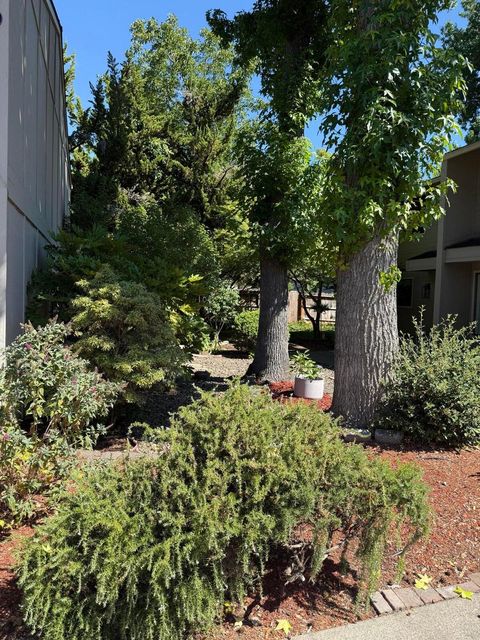 Tiny photo for 1279 Maple Leaf Court #1C, Medford, OR 97504 (MLS # 220213651)