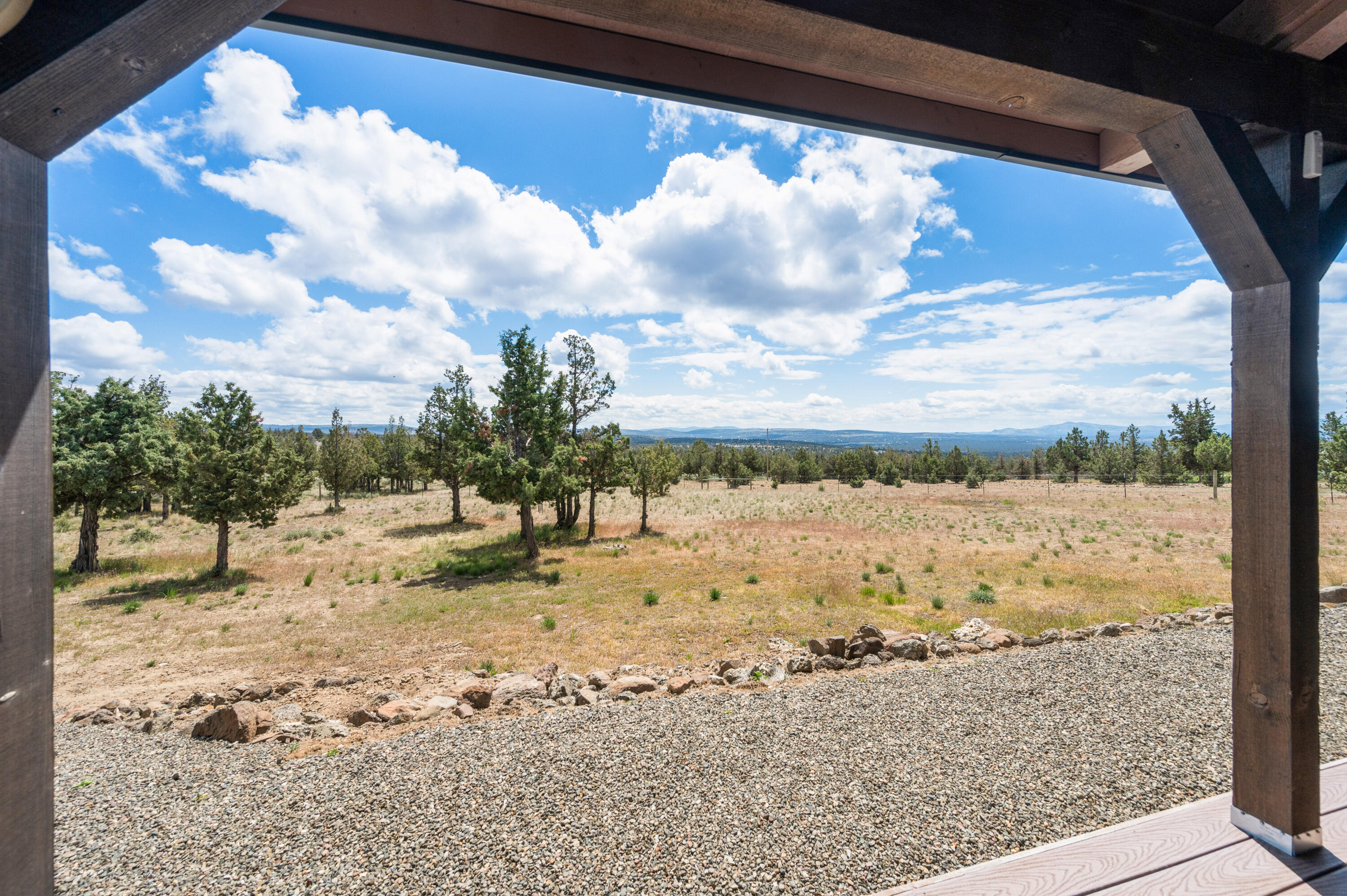 1424 SE Happy Trails Lane