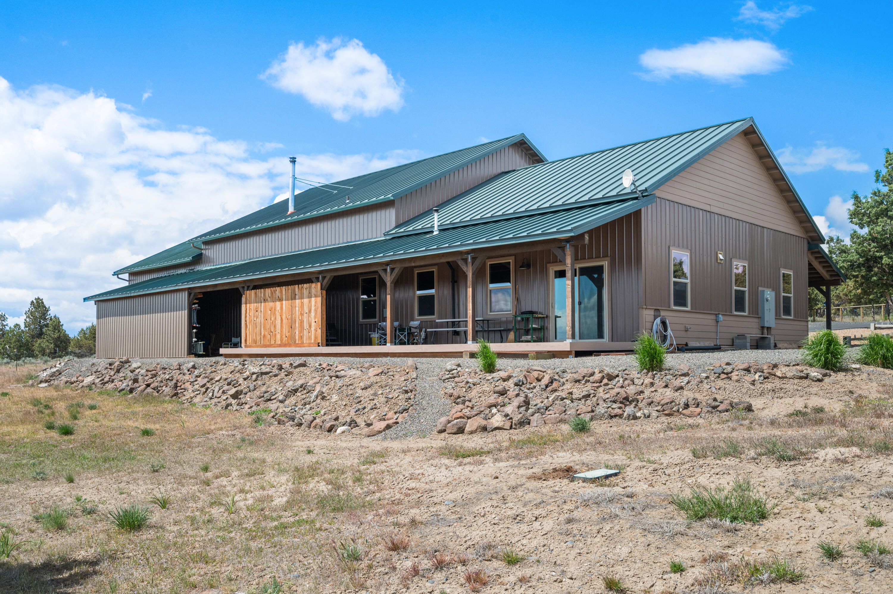 1424 SE Happy Trails Lane