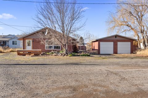 Tiny photo for 1265 NW Locust Street, Prineville, OR 97754 (MLS # 220213264)