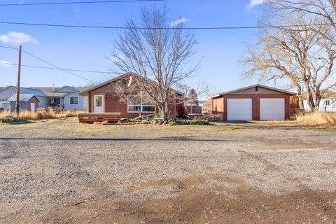 Tiny photo for 1265 NW Locust Street, Prineville, OR 97754 (MLS # 220213264)