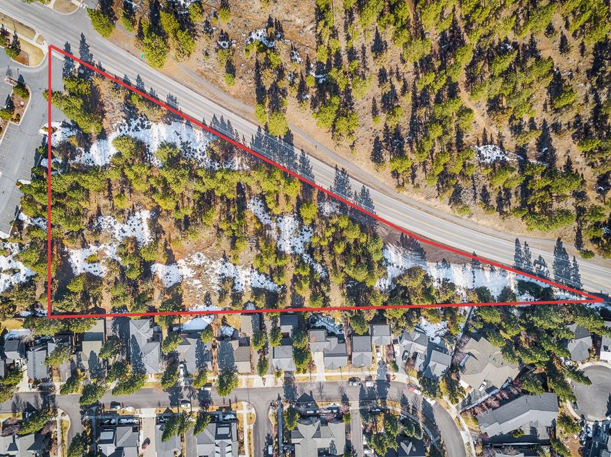 Rare Development Opportunity! This is one of the last remaining sub-dividable vacant lots on Bend's popular west-side. Buyer to do due diligence on development. RM zoned.
