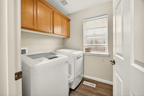 Tiny photo for 630 Spring Valley Drive, Medford, OR 97501 (MLS # 220212050)