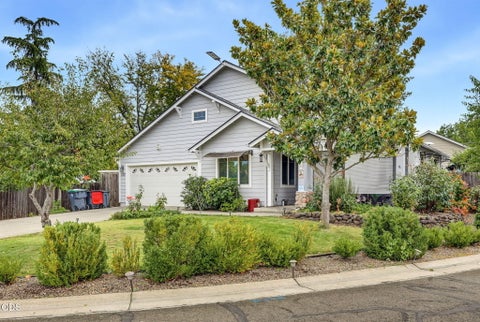 Photo of 120 Nadine Lane, Central Point, OR 97502 (MLS # 220228930)