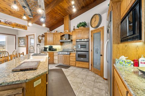 Tiny photo for 28000 SE Paulina Highway, Prineville, OR 97754 (MLS # 220212205)