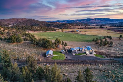 Tiny photo for 28000 SE Paulina Highway, Prineville, OR 97754 (MLS # 220212205)