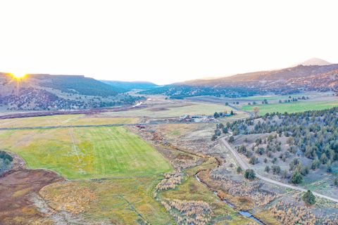 Tiny photo for 28000 SE Paulina Highway, Prineville, OR 97754 (MLS # 220212205)