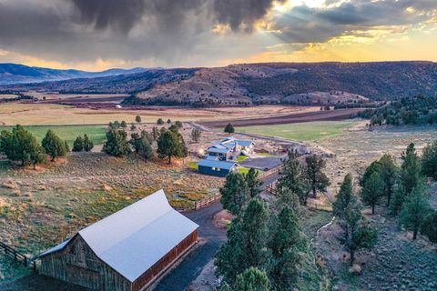 Tiny photo for 28000 SE Paulina Highway, Prineville, OR 97754 (MLS # 220212205)