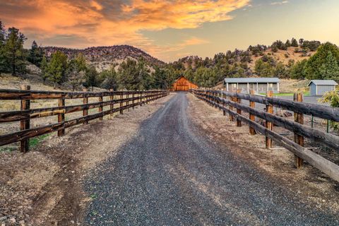Tiny photo for 28000 SE Paulina Highway, Prineville, OR 97754 (MLS # 220212205)