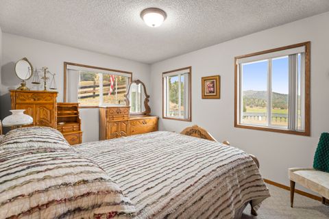 Tiny photo for 28000 SE Paulina Highway, Prineville, OR 97754 (MLS # 220212205)