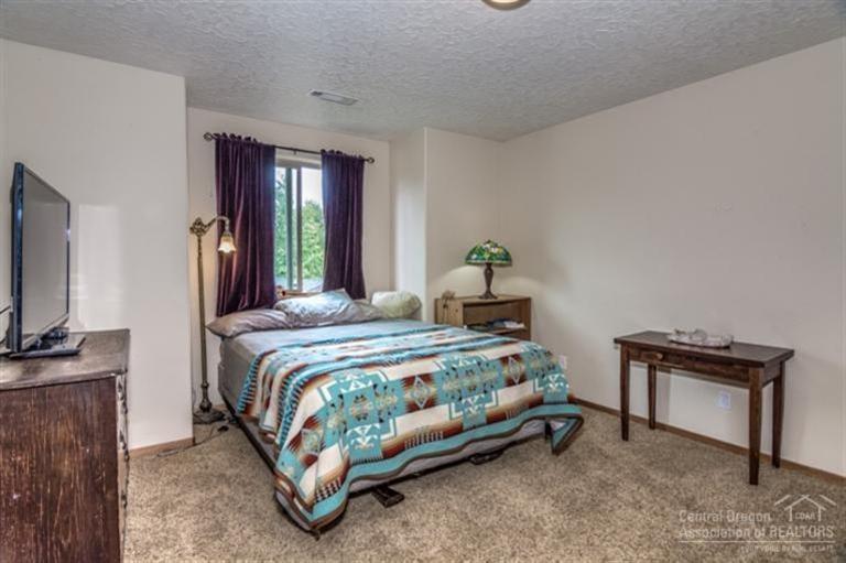 Paulina Peaks - Residential