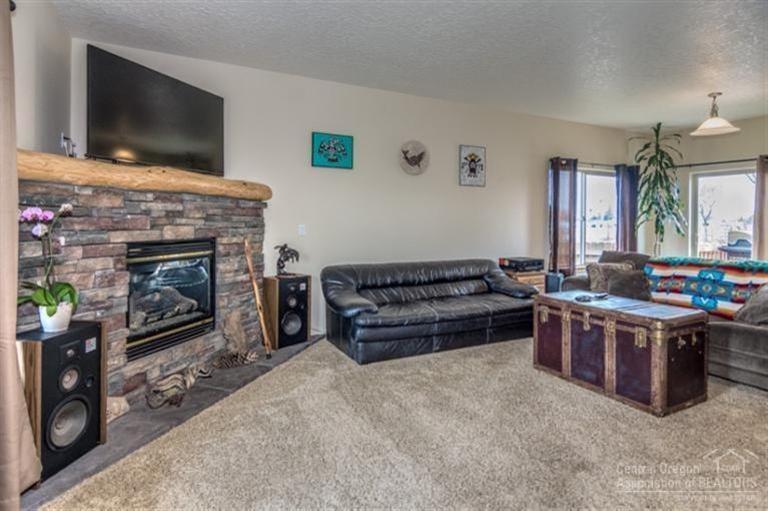 Paulina Peaks - Residential