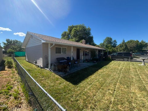 Tiny photo for 4810 Derby Place, Klamath Falls, OR 97603 (MLS # 220224603)