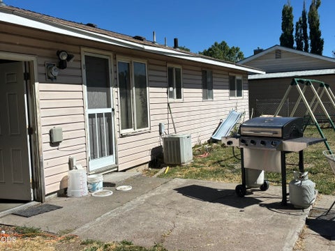 Tiny photo for 4810 Derby Place, Klamath Falls, OR 97603 (MLS # 220224603)