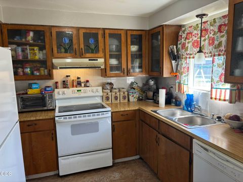 Tiny photo for 4810 Derby Place, Klamath Falls, OR 97603 (MLS # 220224603)
