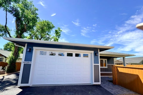Tiny photo for 1938 NE Laughlin Road, Prineville, OR 97754 (MLS # 220224166)