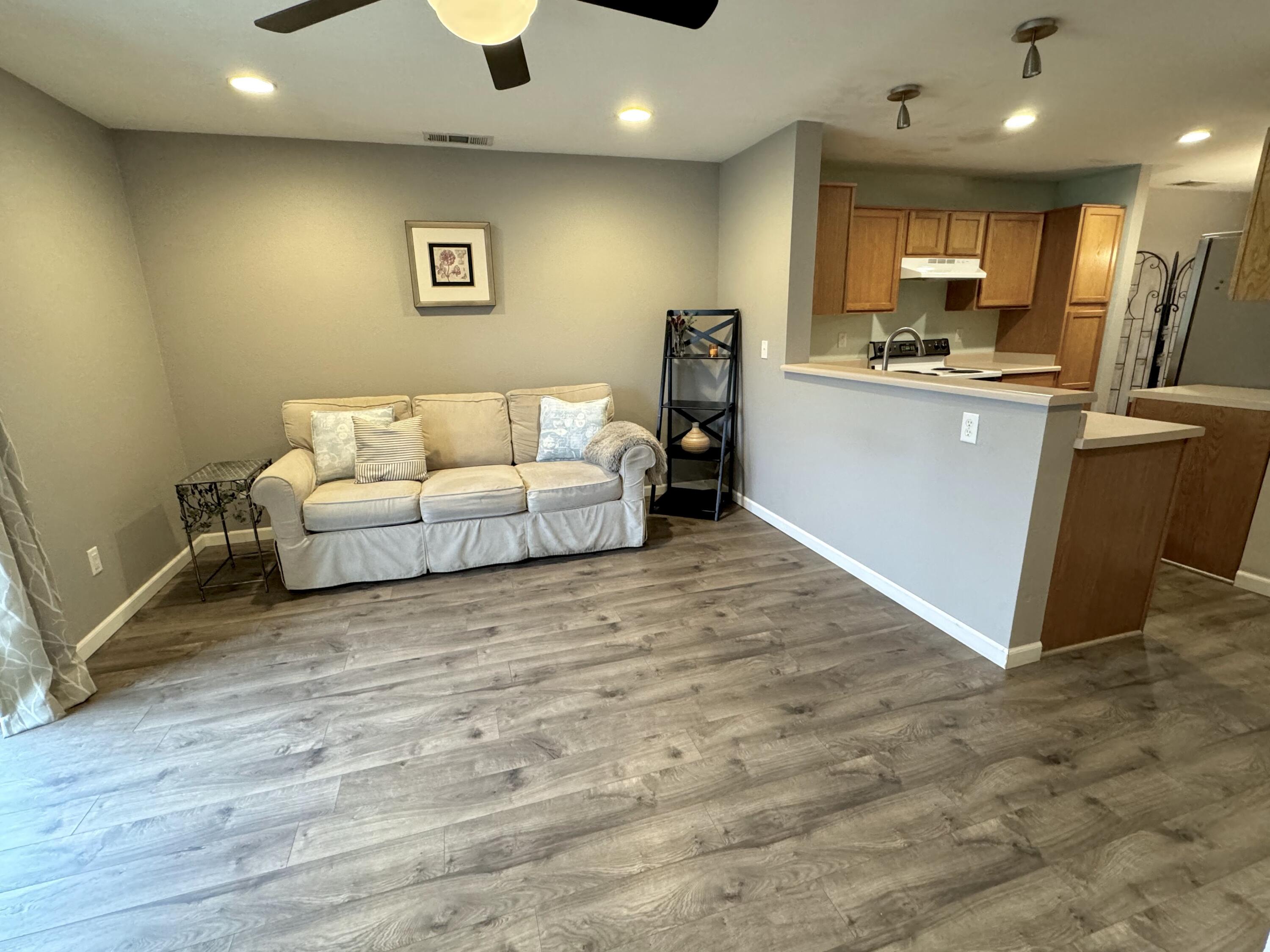 Townhomes At Oak Court Phases 1, 2, 3And 4 - Residential