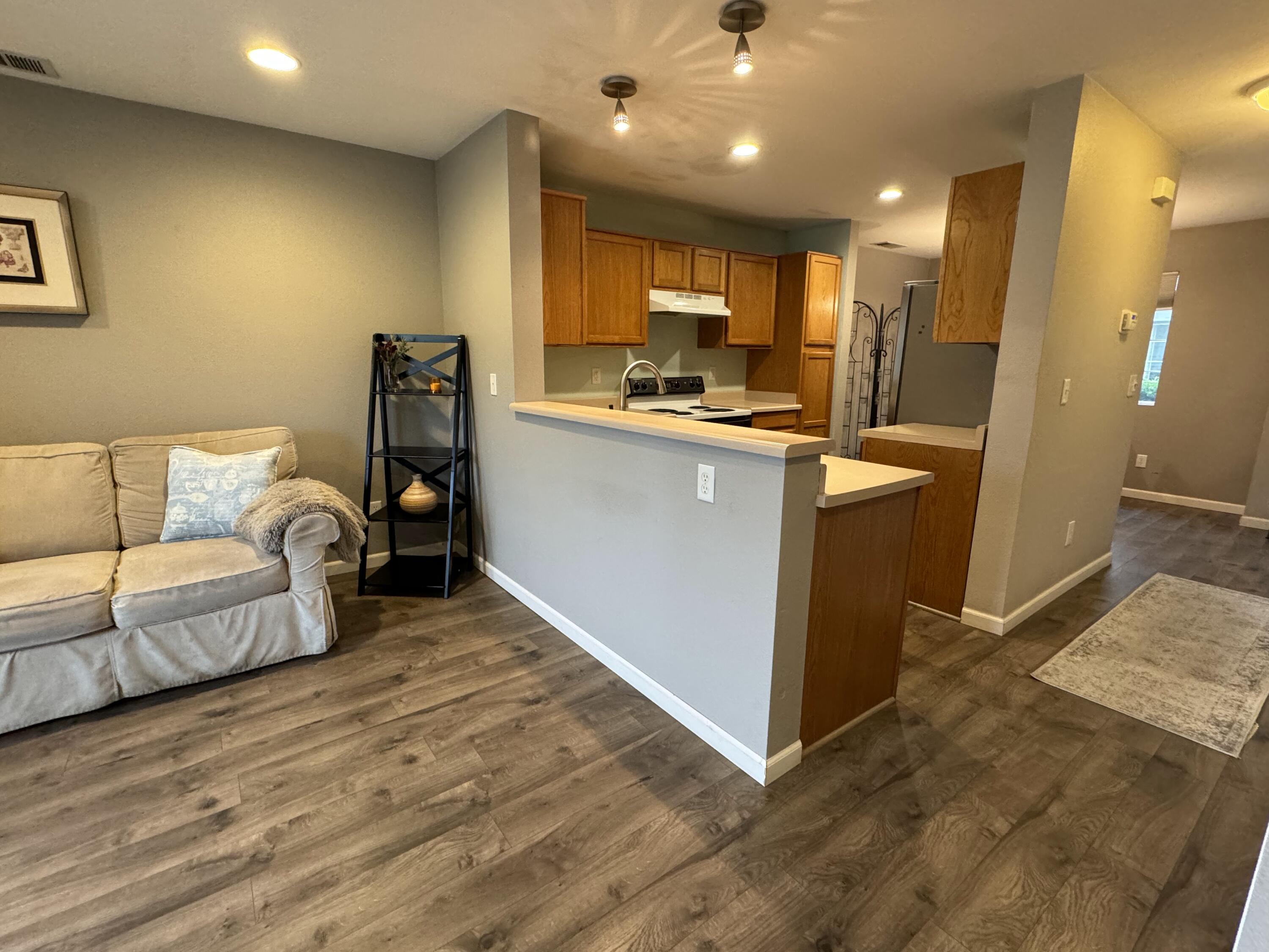 Townhomes At Oak Court Phases 1, 2, 3And 4 - Residential