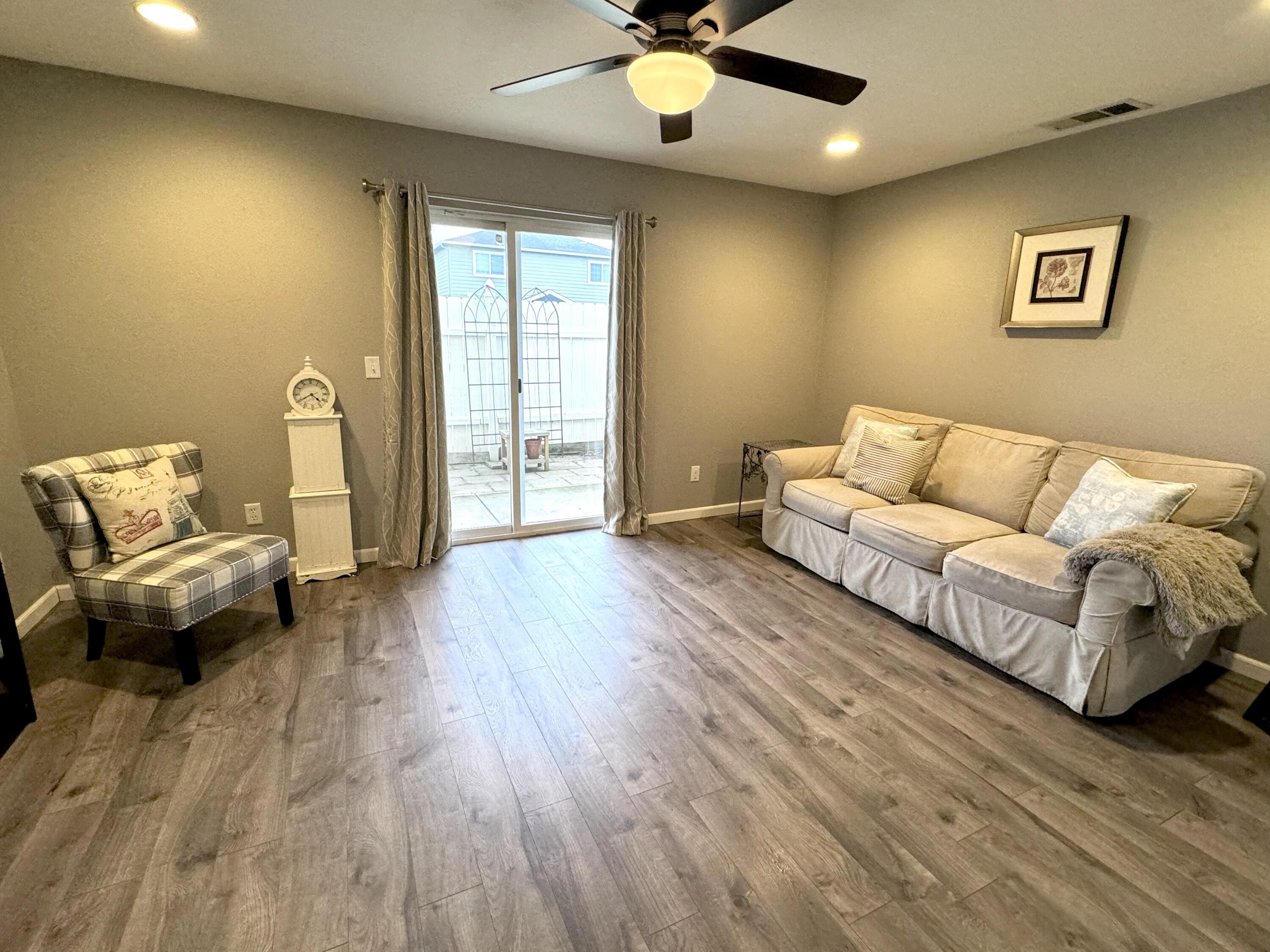 Townhomes At Oak Court Phases 1, 2, 3And 4 - Residential