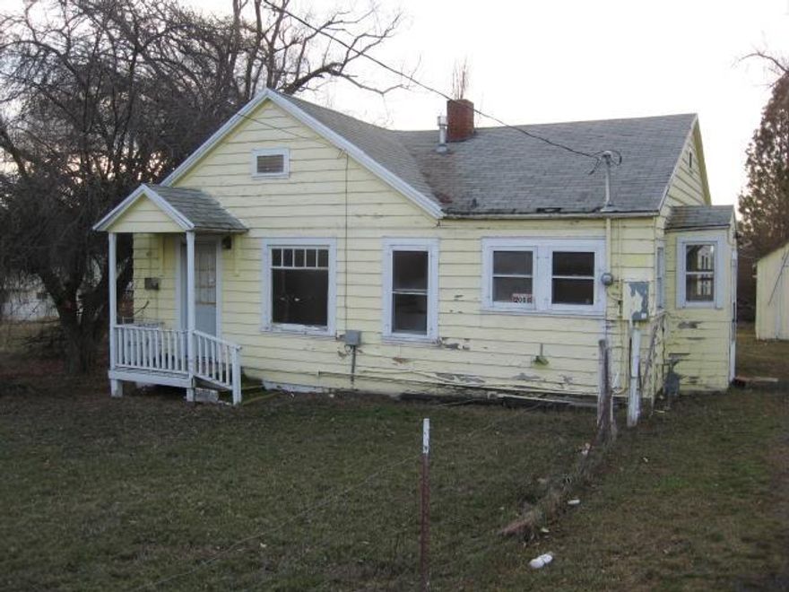 3 Bedroom 1 Bath Home On A Very Large Suburban Lot. Detached Garage. This Is A Great Value. Price Over $25,000 Below 2014 Rmv.