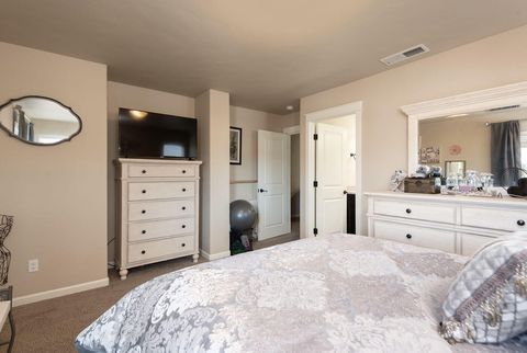 Tiny photo for 3179 SW 28th Street, Redmond, OR 97756 (MLS # 220216920)