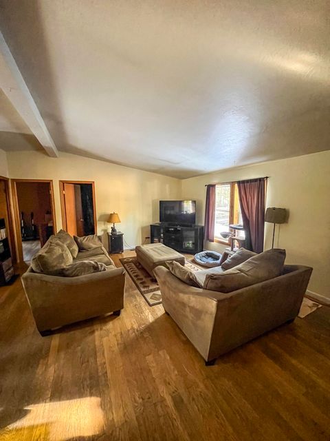 Tiny photo for 15737 Camino De Oro Avenue, La Pine, OR 97739 (MLS # 220214307)