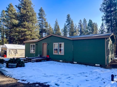 Photo of 15737 Camino De Oro Avenue, La Pine, OR 97739 (MLS # 220214307)