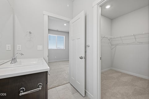 Tiny photo for 2658 NW 26th LP North, Redmond, OR 97756 (MLS # 220223018)