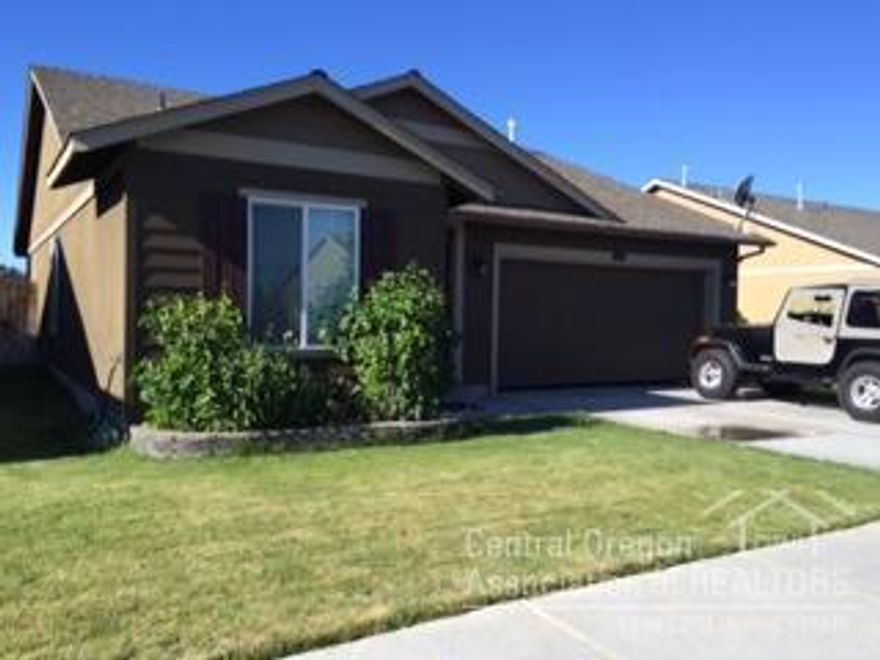 Attention first time home buyers! This beautiful, well maintained, upgraded home is a perfect fit. Wood floors in kitchen, vaulted great room and A/C. Nicely landscaped and won't last.