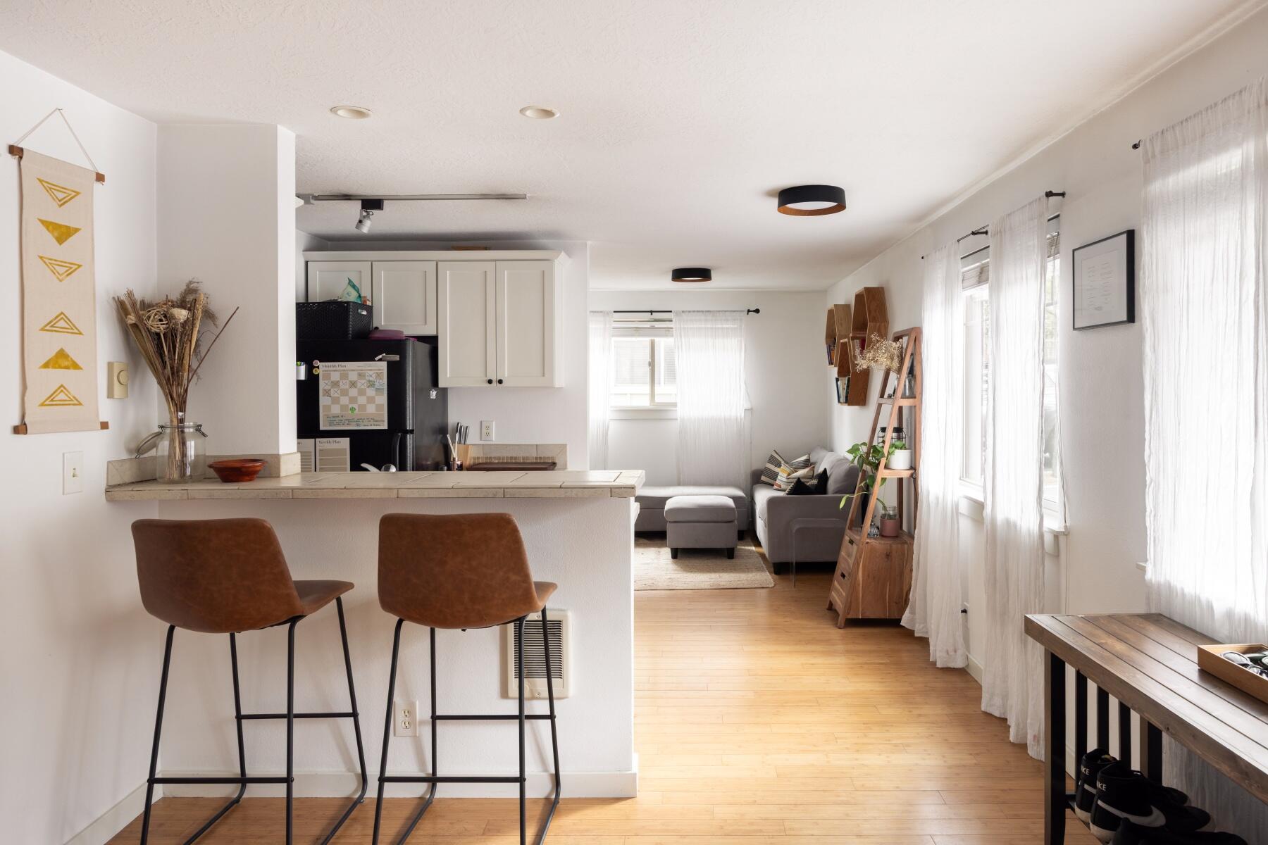 1010 NW Roanoke Avenue APT 8