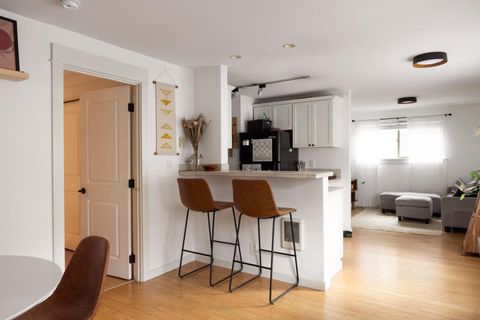 1010 NW Roanoke Avenue APT 8 Bend OR 97703