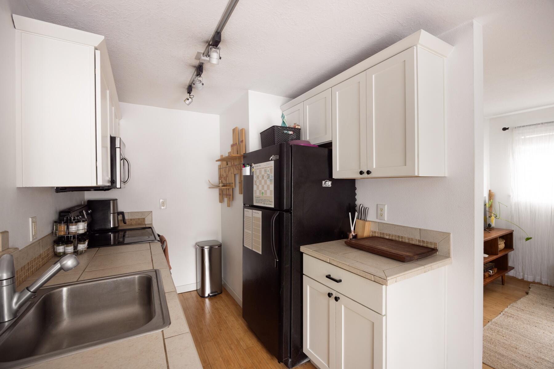 1010 NW Roanoke Avenue APT 8