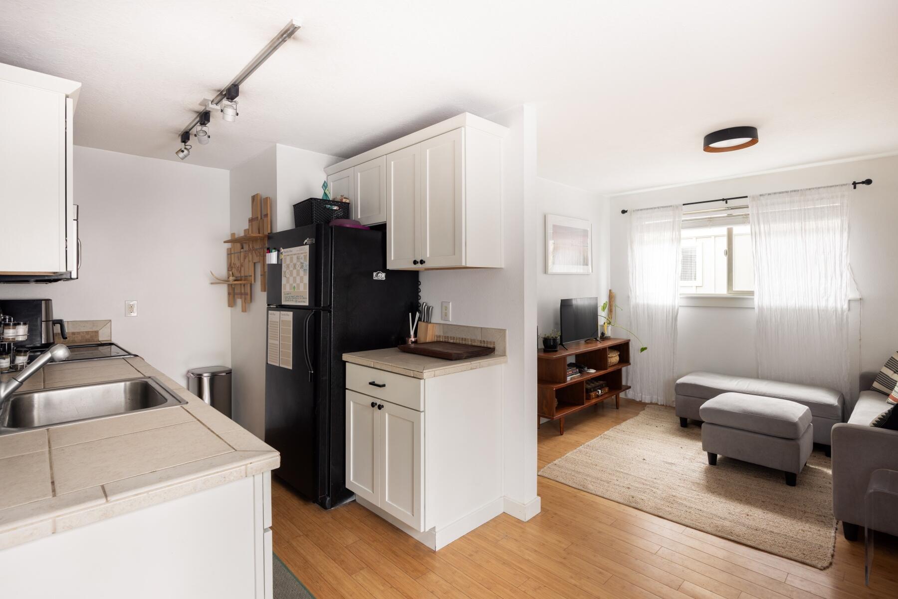 1010 NW Roanoke Avenue APT 8