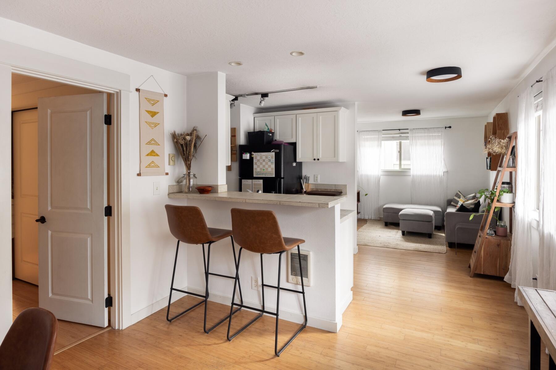 1010 NW Roanoke Avenue APT 8