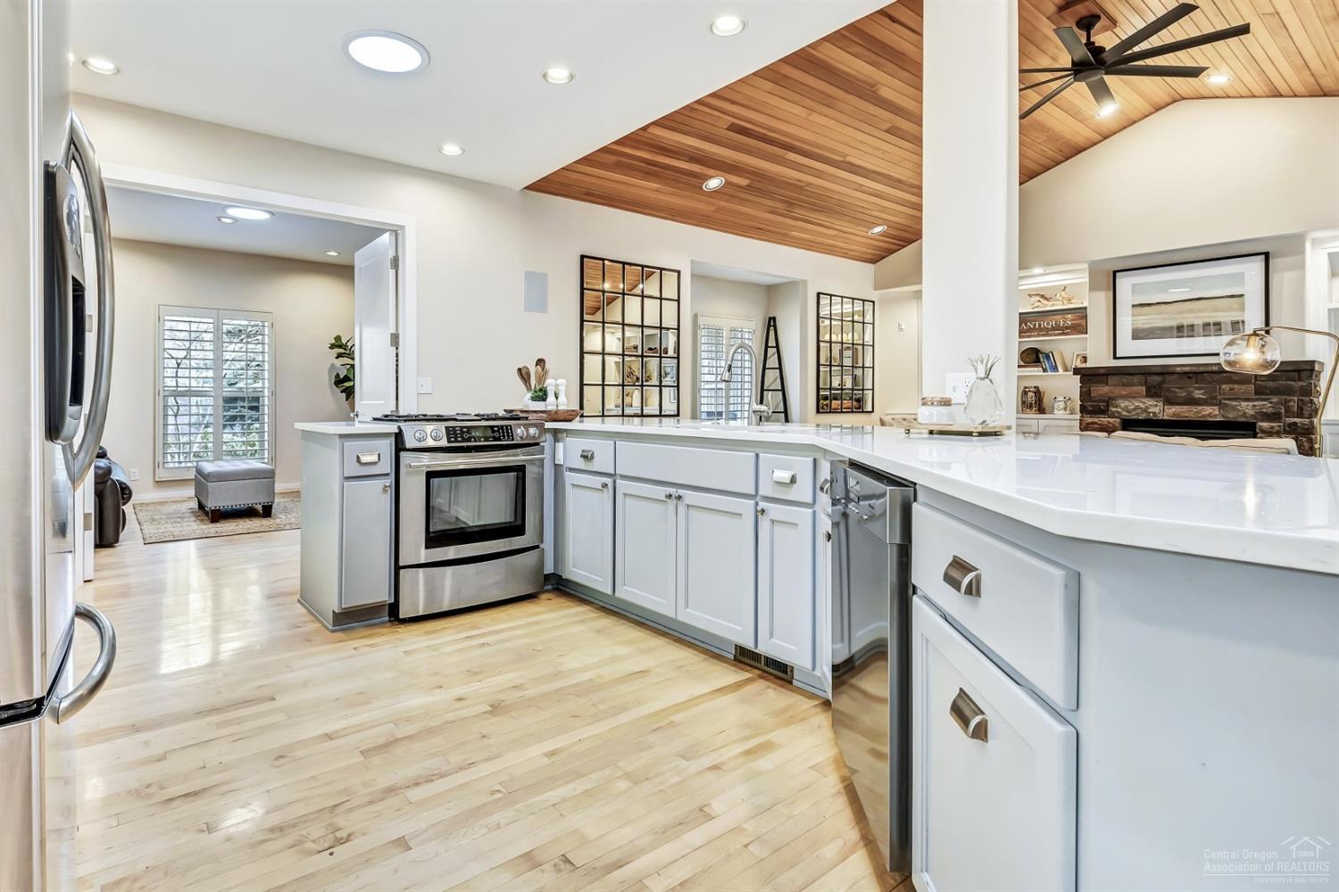 Broken Top - Residential