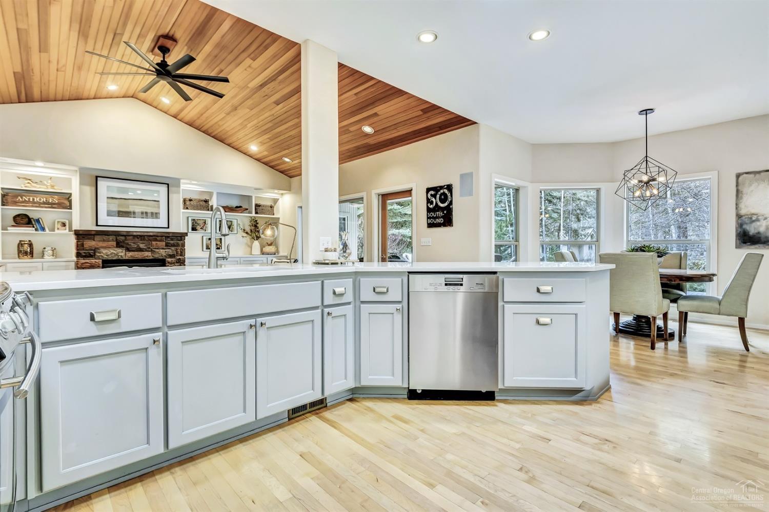 Broken Top - Residential