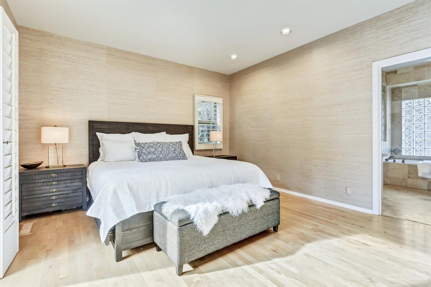 Broken Top - Residential