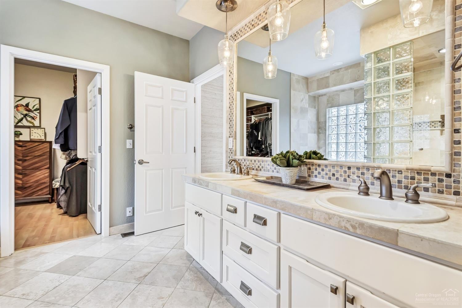 Broken Top - Residential