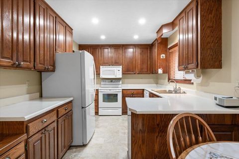 Tiny photo for 2740 Prescott Street, Medford, OR 97504 (MLS # 220213827)