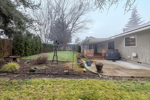 Tiny photo for 2740 Prescott Street, Medford, OR 97504 (MLS # 220213827)