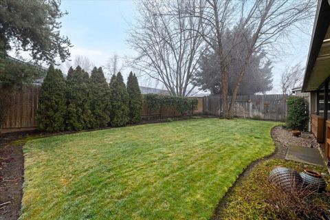 Tiny photo for 2740 Prescott Street, Medford, OR 97504 (MLS # 220213827)