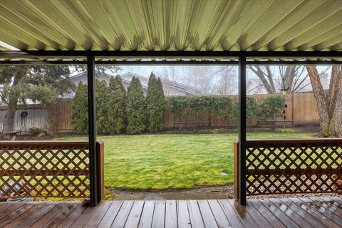 Tiny photo for 2740 Prescott Street, Medford, OR 97504 (MLS # 220213827)