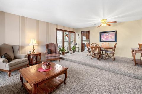 Tiny photo for 2740 Prescott Street, Medford, OR 97504 (MLS # 220213827)