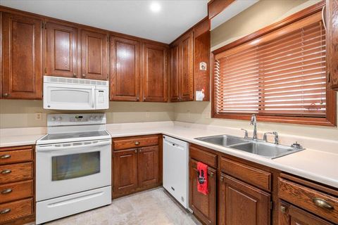 Tiny photo for 2740 Prescott Street, Medford, OR 97504 (MLS # 220213827)