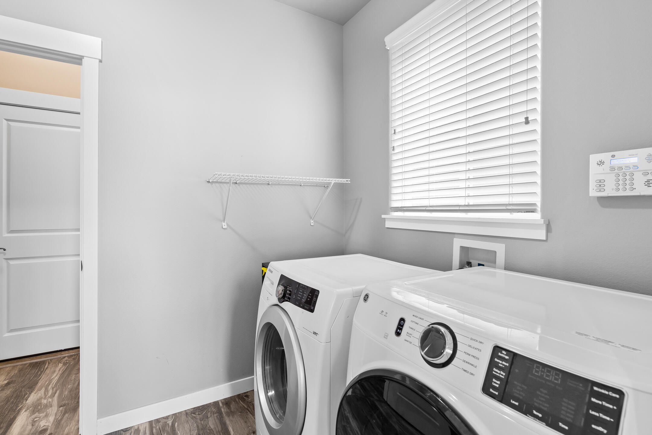 Ni Lah Sha Village - Residential