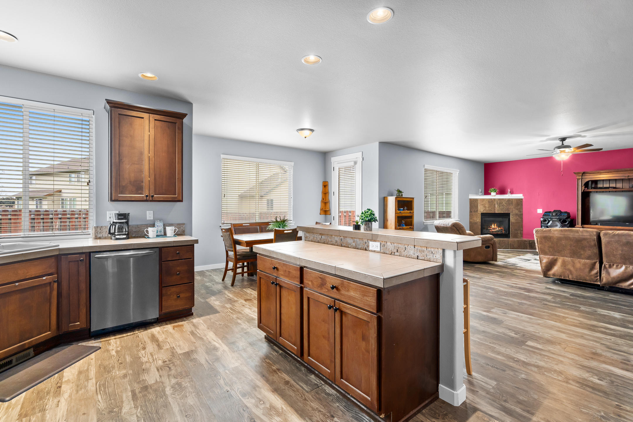 Ni Lah Sha Village - Residential