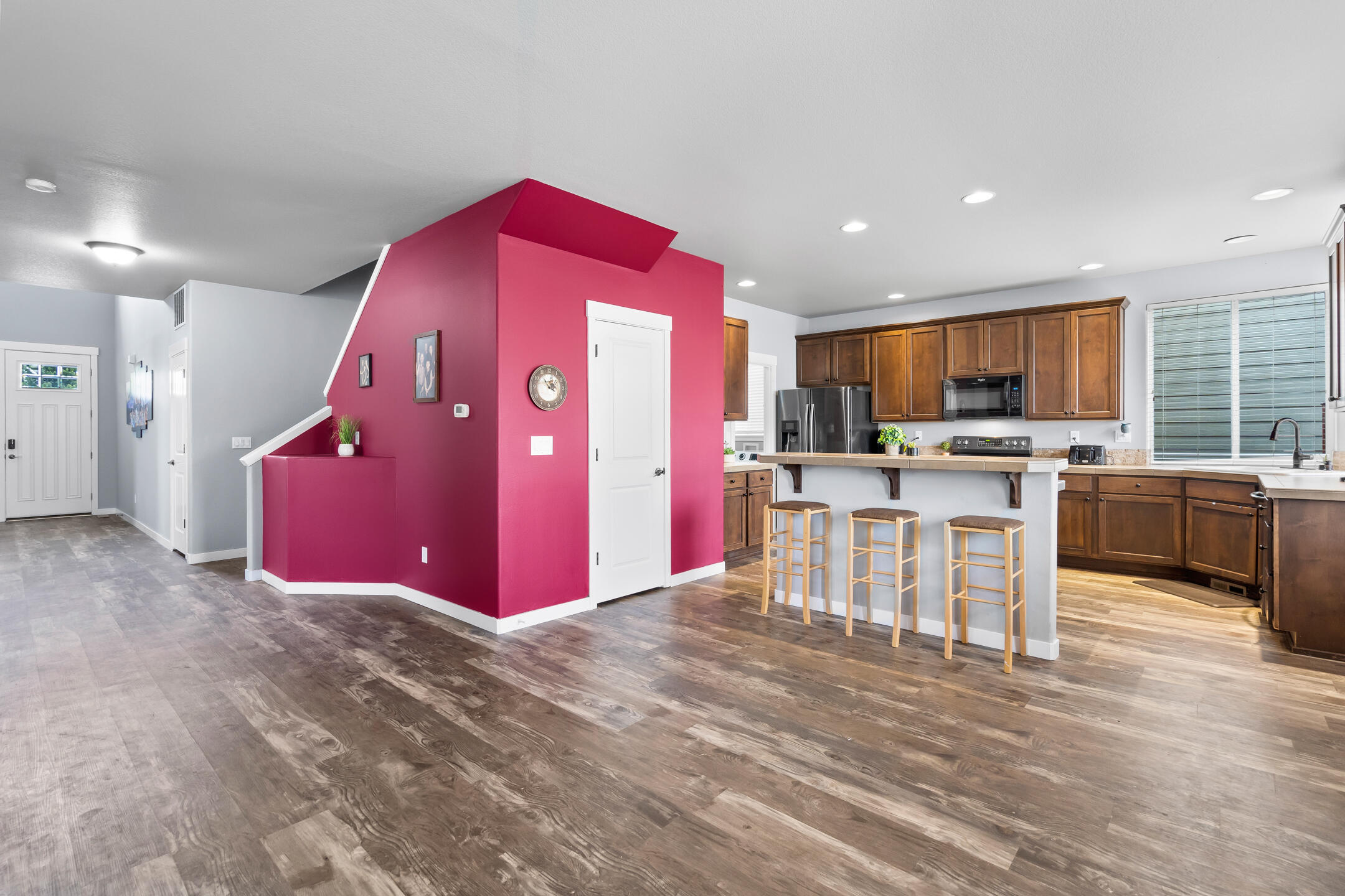 Ni Lah Sha Village - Residential